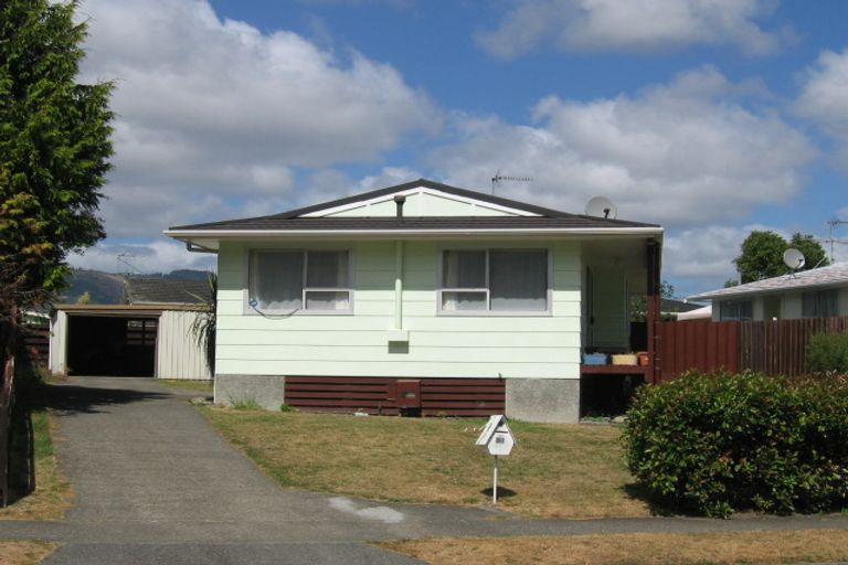 Photo of property in 34 Hartford Crescent, Totara Park, Upper Hutt, 5018