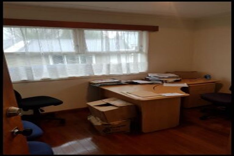 Photo of property in 34 Lincoln Road, Henderson, Auckland, 0610