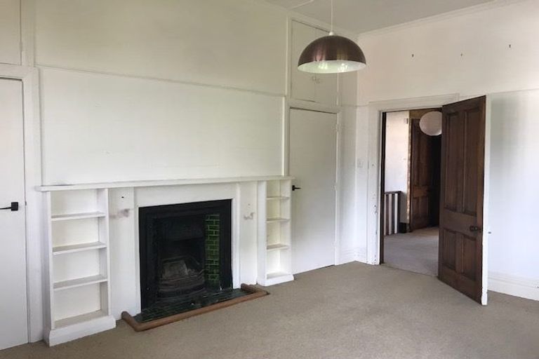 Photo of property in 18 Talavera Terrace, Kelburn, Wellington, 6012