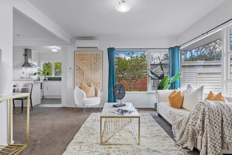 Photo of property in 2/24 Evelyn Place, Hillcrest, Auckland, 0627