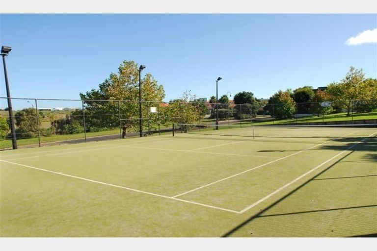 Photo of property in 50 Serene Place, Gulf Harbour, Whangaparaoa, 0930