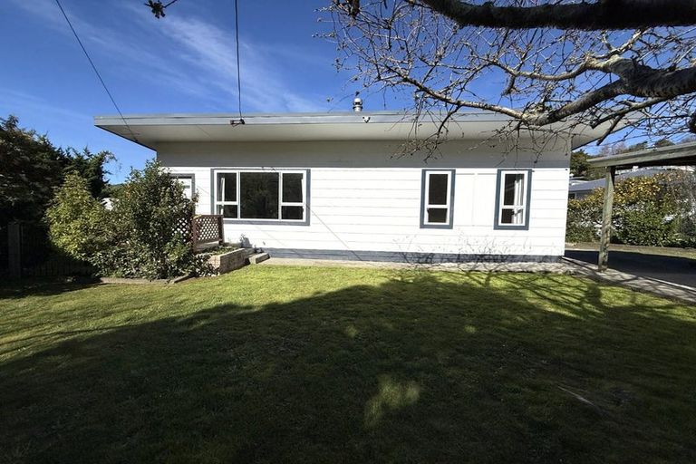 Photo of property in 6 Cornwall Street, Picton, 7220