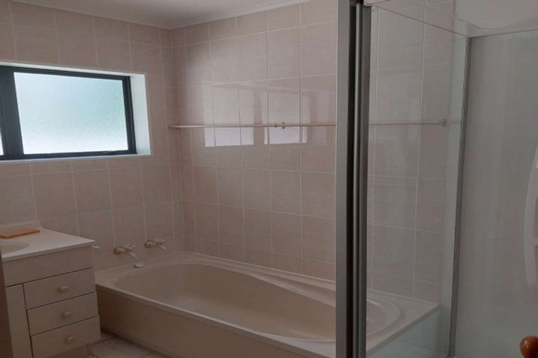 Photo of property in 17a Roy Street, Tawa, Wellington, 5028