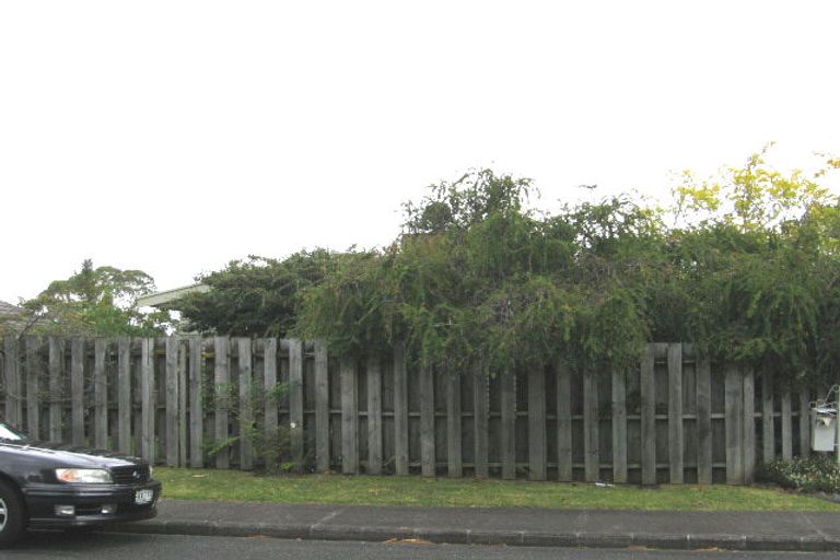 Photo of property in 2/61 Selwyn Crescent, Forrest Hill, Auckland, 0620