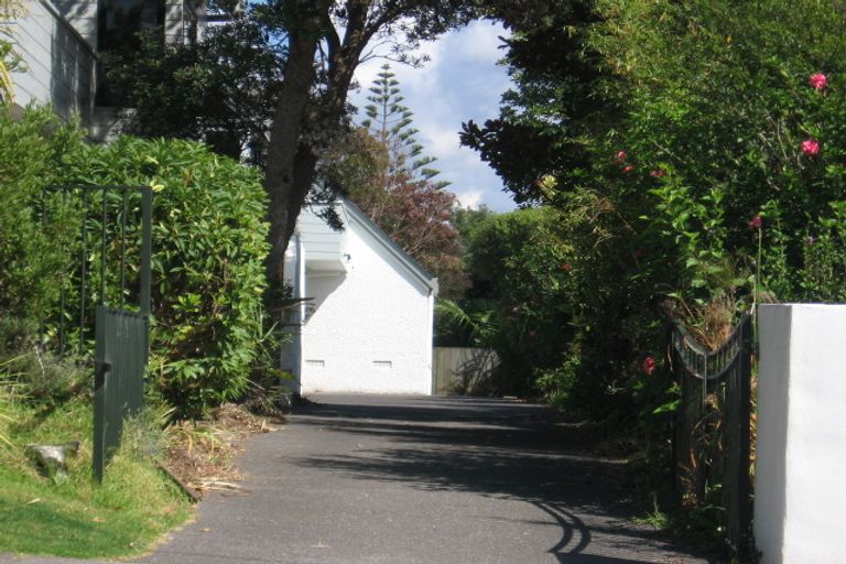Photo of property in 1/36 Rothesay Bay Road, Rothesay Bay, Auckland, 0630