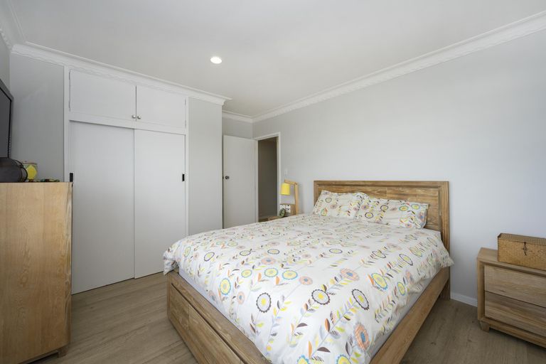 Photo of property in 41 Hadfield Street, Beach Haven, Auckland, 0626