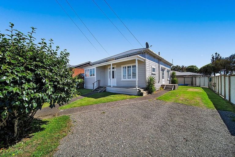Photo of property in 97 Wilson Street, Hawera, 4610