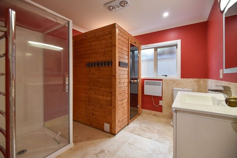 Photo of property in 8 Janet Place, Lynmore, Rotorua, 3010