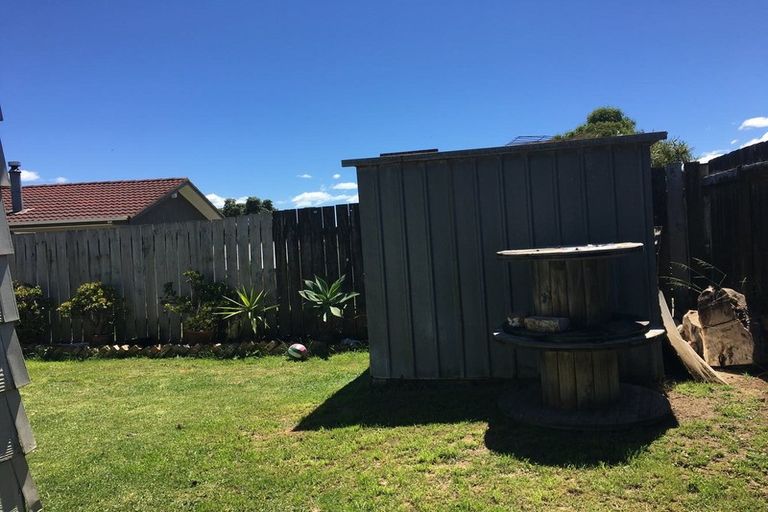 Photo of property in 1/9 Mcgreal Place, Weymouth, Auckland, 2103