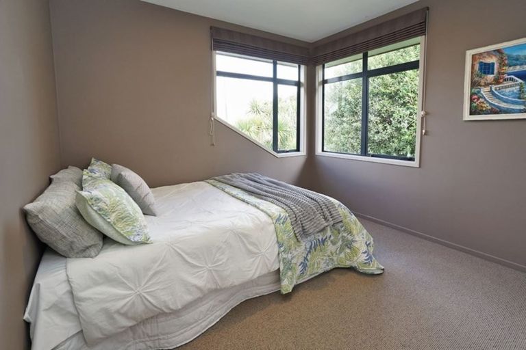 Photo of property in 14 Southworth Place, Grandview Heights, Hamilton, 3200