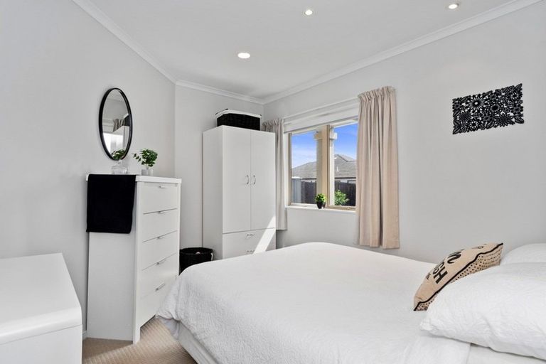 Photo of property in 18 Saint Clair Place, Papamoa Beach, Papamoa, 3118