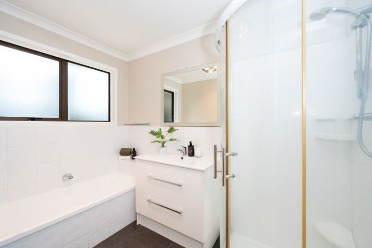 Photo of property in 13 Gilmour Place, Taradale, Napier, 4112