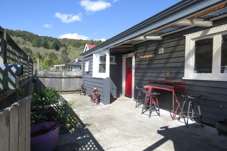 Photo of property in 5 Herald Street, Reefton, 7830