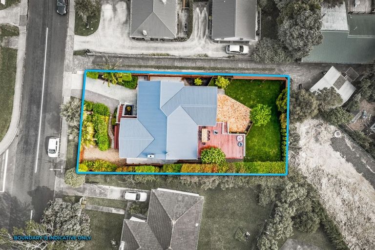 Photo of property in 70 Blakeborough Drive, Forrest Hill, Auckland, 0620