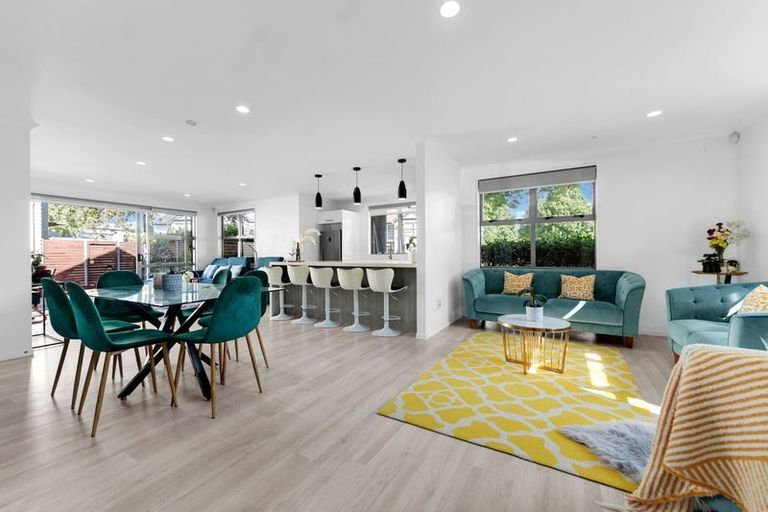 Photo of property in 41 Bruce Pulman Drive, Takanini, 2112