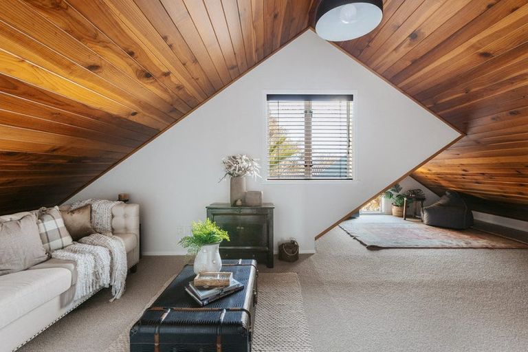 Photo of property in 15 Knightsbridge Place, Bethlehem, Tauranga, 3110