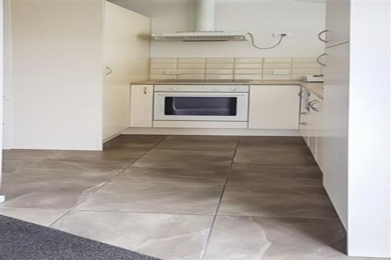 Photo of property in 242 Centreway Road, Orewa, 0931