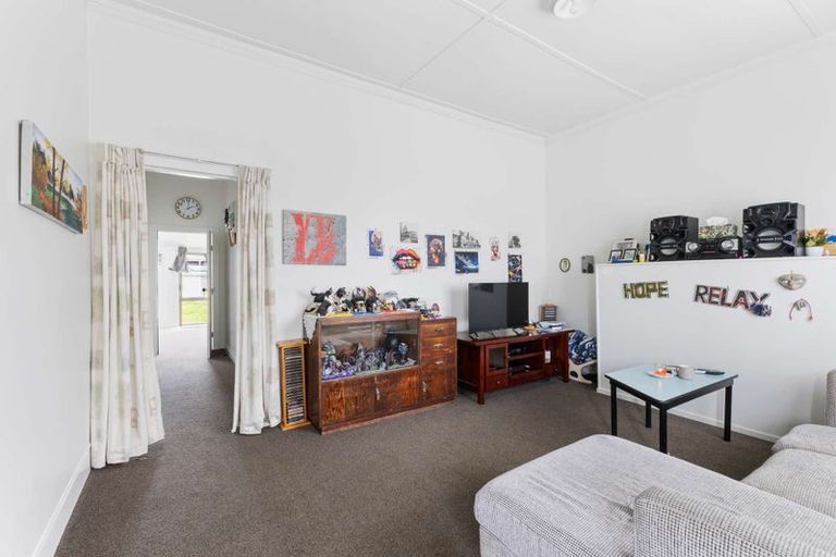 Photo of property in 4 Preston Street, Eltham, 4322