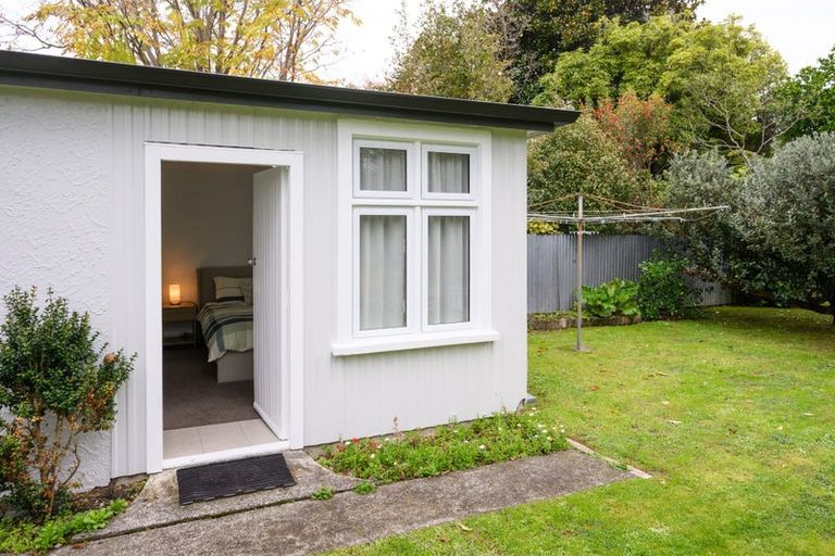 Photo of property in 8 Waterloo Crescent, Hokowhitu, Palmerston North, 4410