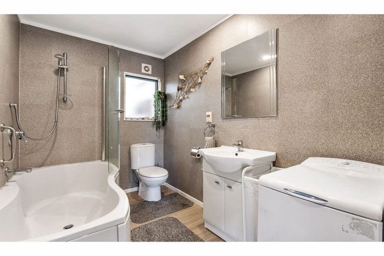 Photo of property in 108 Hone Heke Road, Kerikeri, 0230