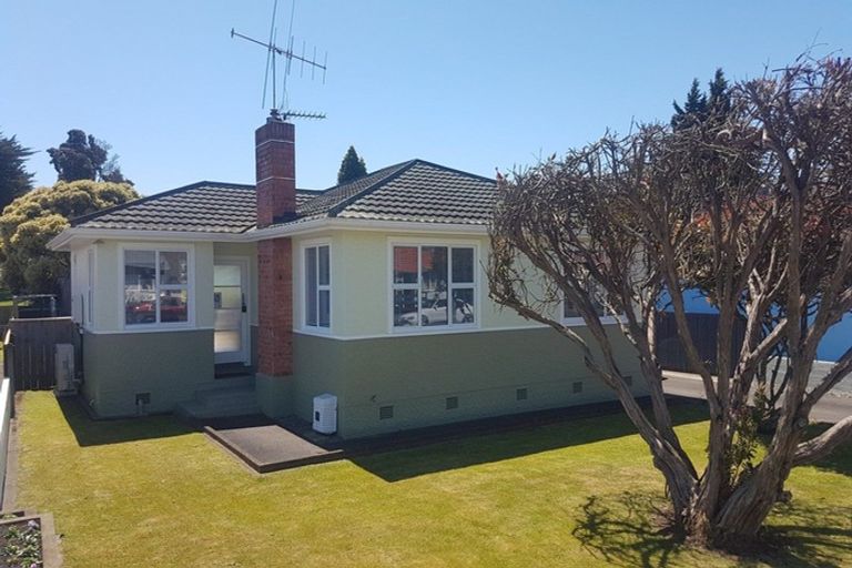 Photo of property in 30 Hadfield Crescent, College Estate, Whanganui, 4500