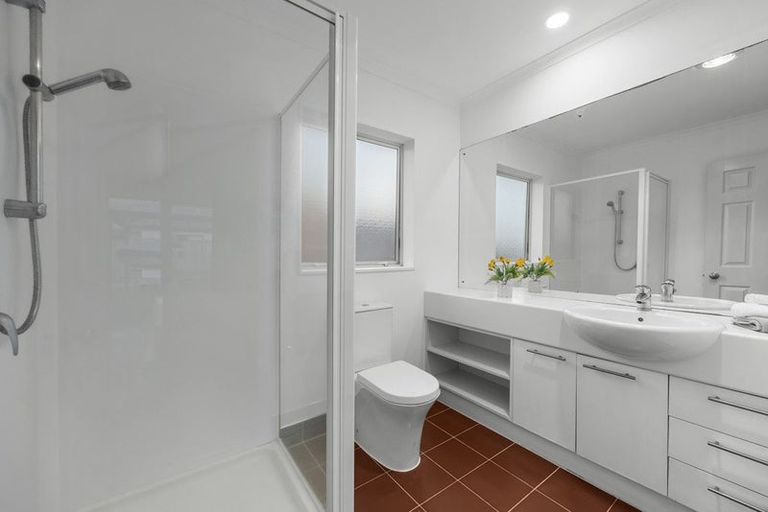 Photo of property in 8 William Woods Court, Flat Bush, Auckland, 2016
