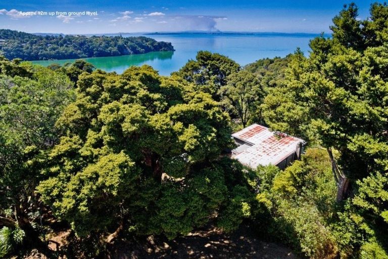 Photo of property in 47 Laingholm Drive, Laingholm, Auckland, 0604