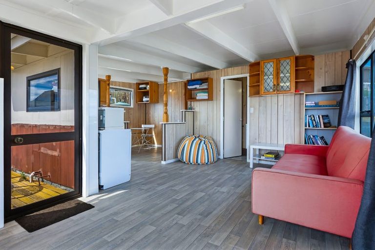 Photo of property in 20 Leslie Road, Cable Bay, 0420