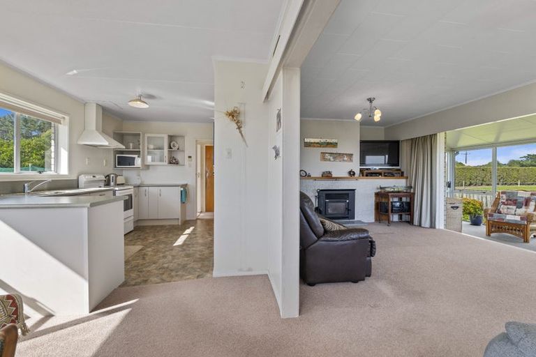 Photo of property in 155 Cross Road, Lepperton, New Plymouth, 4373