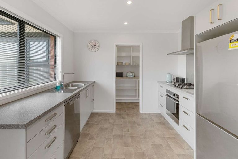 Photo of property in 28 Magnolia Crescent, Tawhero, Whanganui, 4501