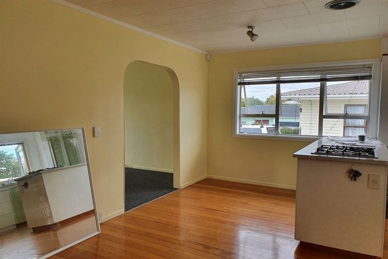 Photo of property in 36 Mckean Avenue, Manurewa, Auckland, 2102