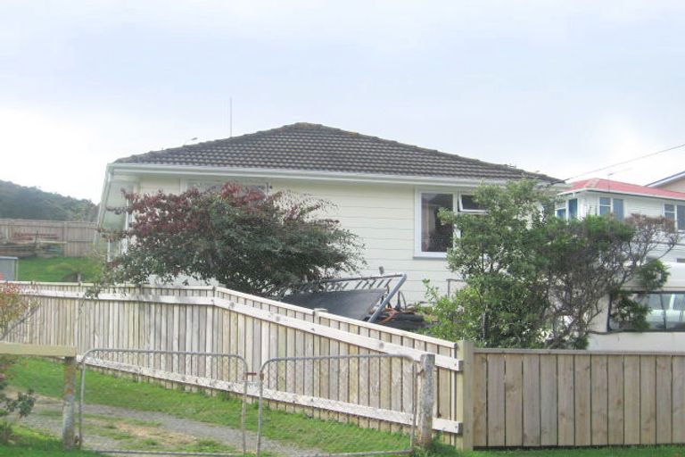 Photo of property in 3 Thompson Grove, Ranui, Porirua, 5024
