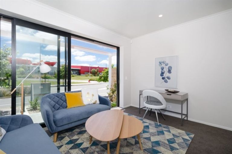 Photo of property in 91b Hobsonville Point Road, Hobsonville, Auckland, 0616