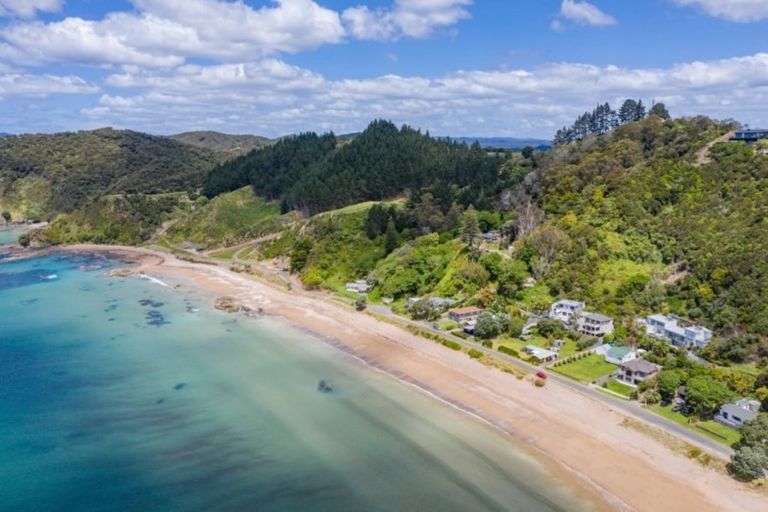 Photo of property in 129 Long Beach Road, Russell, 0202