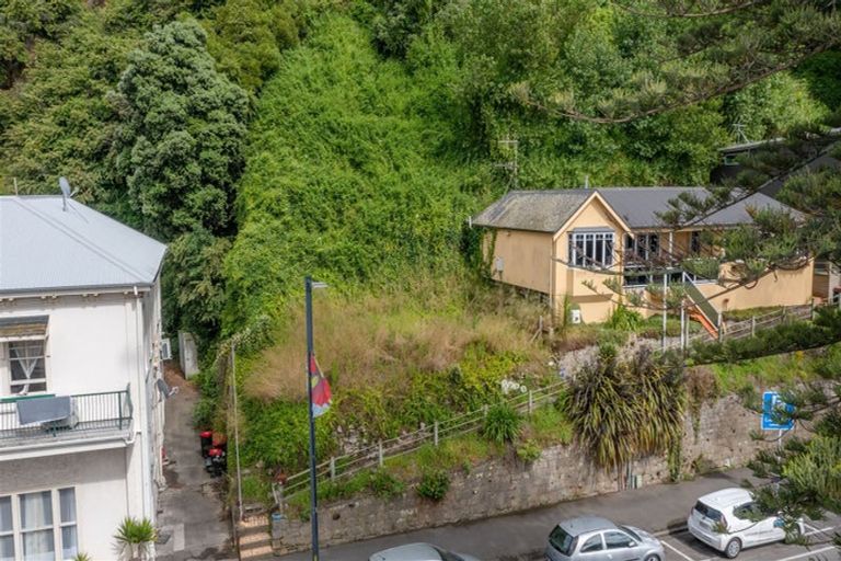 Photo of property in 25 Marine Parade, Bluff Hill, Napier, 4110