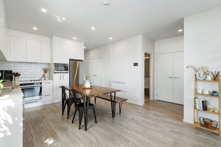 Photo of property in 210/165 Lake Road, Northcote, Auckland, 0627