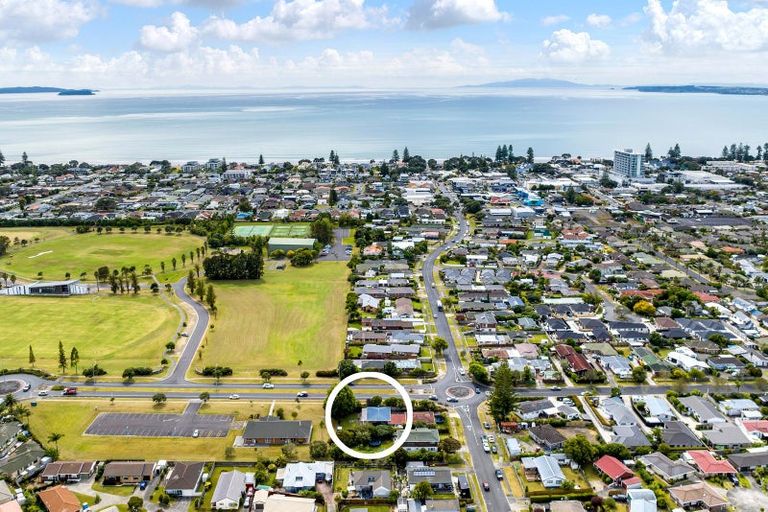 Photo of property in 2/111 Florence Avenue, Orewa, 0931