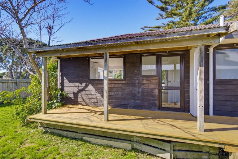 Photo of property in 164a Te Moana Road, Waikanae, 5036