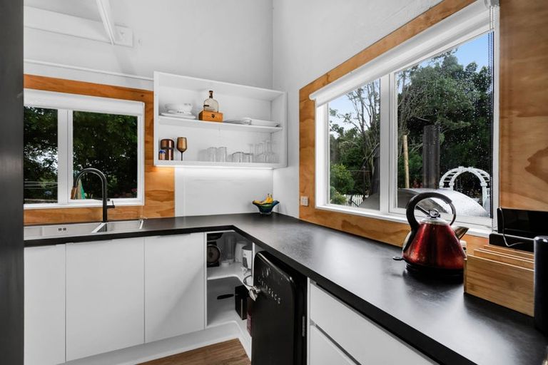 Photo of property in 330 Kelly Road, Lepperton, New Plymouth, 4373