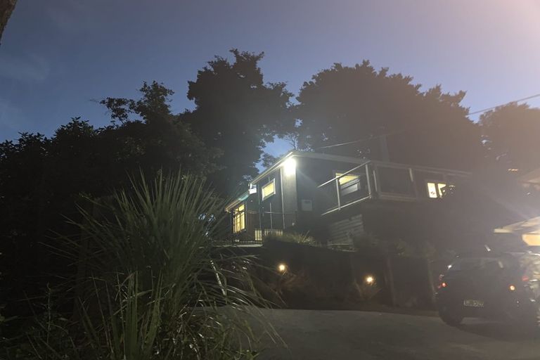 Photo of property in 57 Laingholm Drive, Laingholm, Auckland, 0604