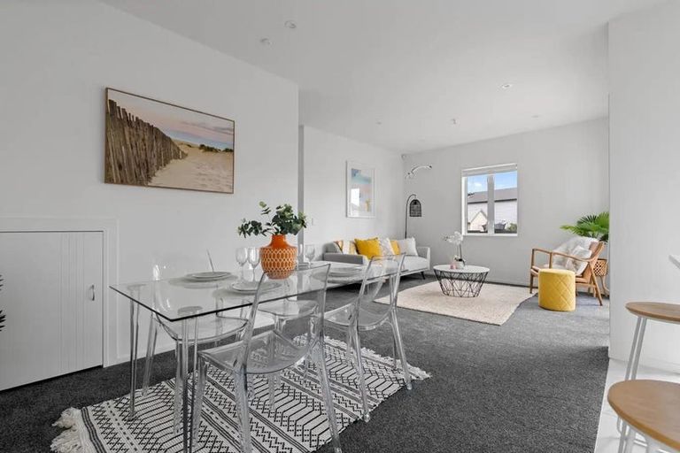 Photo of property in 2 Warbler Crescent, Papakura, 2110