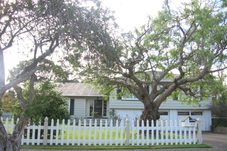 Photo of property in 42 Wai-iti Crescent, Woburn, Lower Hutt, 5010