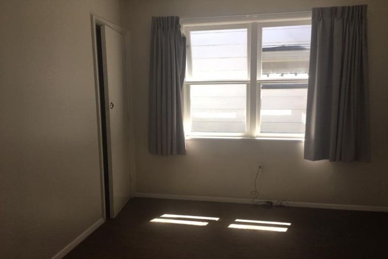 Photo of property in 17 Derby Place, Cannons Creek, Porirua, 5024