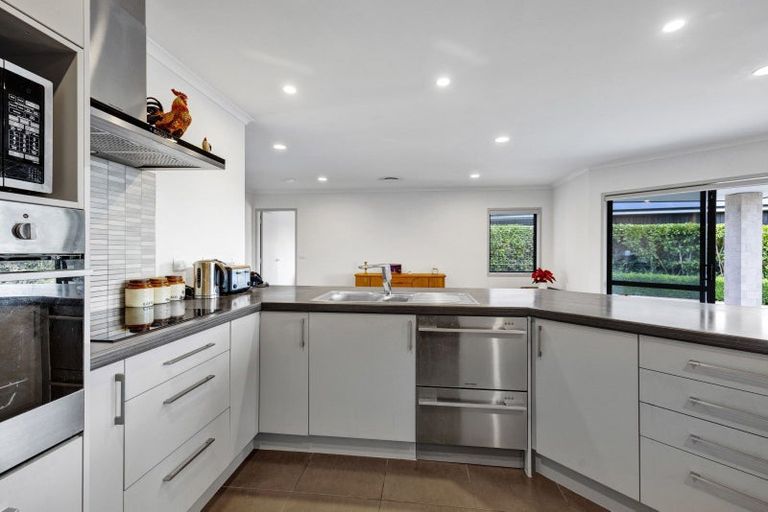 Photo of property in 3 Larlin Heights, Hawera, 4675