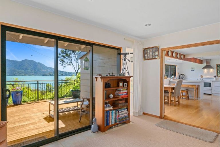 Photo of property in 28 Moetapu Bay Road, Moetapu Bay, Picton, 7282