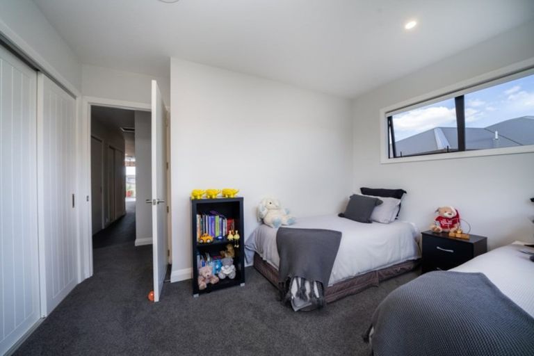 Photo of property in 22 Kahuparere Crescent, Pyes Pa, Tauranga, 3112