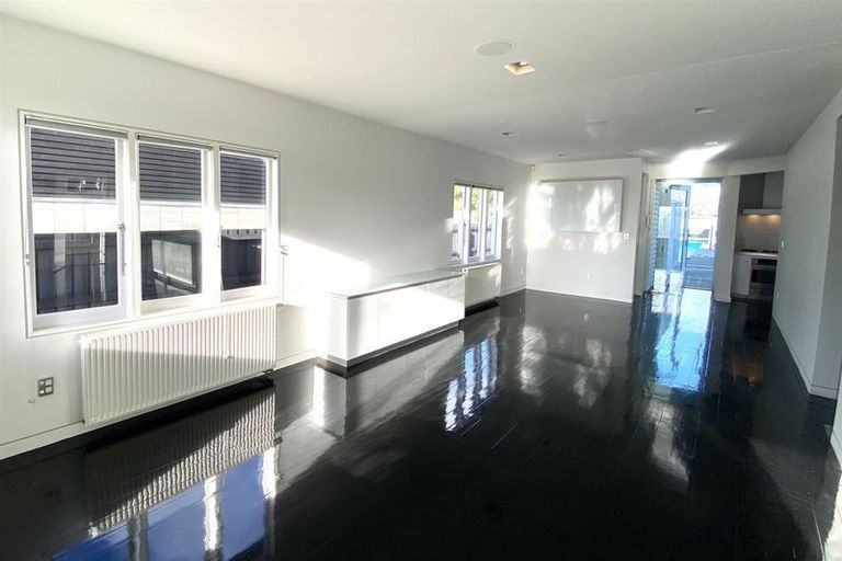 Photo of property in 100 Esplanade, Sumner, Christchurch, 8081