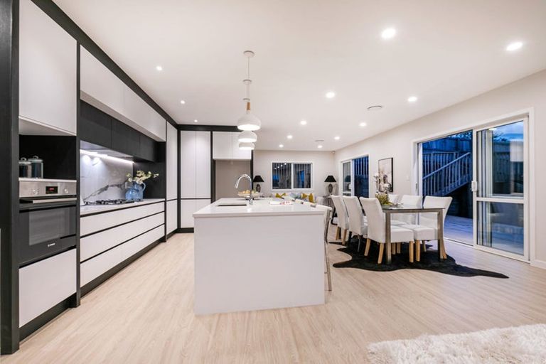 Photo of property in 7 Surf View Crescent, Red Beach, 0932