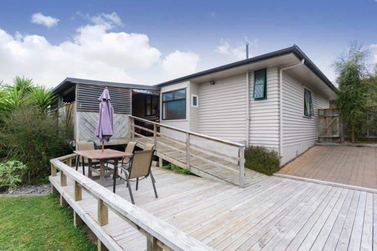 Photo of property in 6 Watts Street, Waipawa, 4210