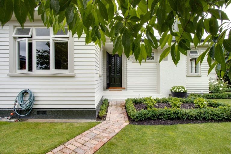 Photo of property in 26 Bowling Road, Greenmeadows, Napier, 4112